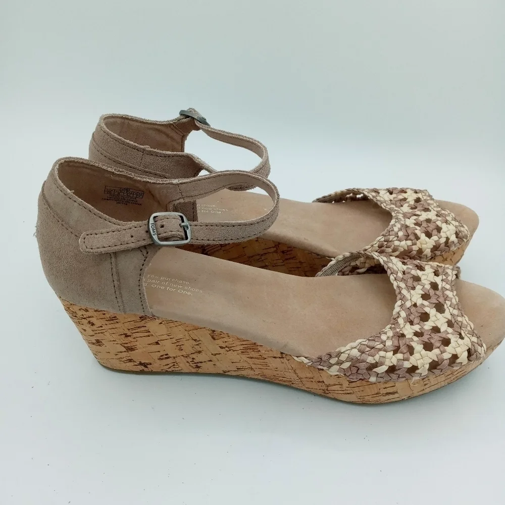 Tom's Stucco Satin Platform Cork Wedge Sandal. Ankle Strap Size 10